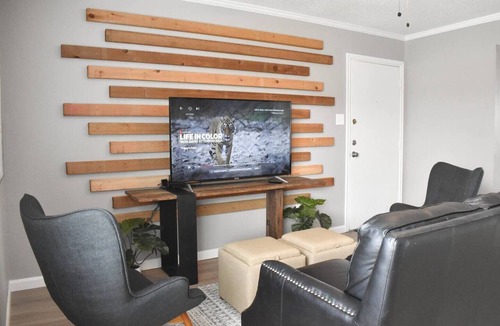 College Station Apartment | Magnolia Farms: Walk to A&M, Comfy King Beds