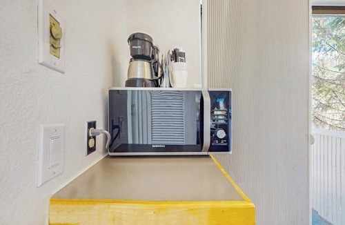 West End Cabin | Main St room - pool & hot tub - walk to lifts, dog-friendly, 3rd floor balcony