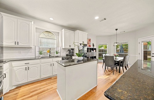 Mansfield House | Mansfield Mansion with pool and hottub - newly renovated home away from home