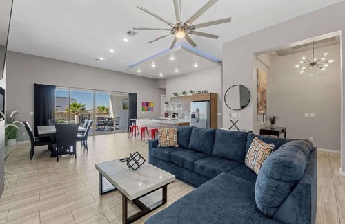 Chamberino House | Miami Style Pool House 4 Bed 3.5 Bath