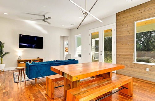 Apache Shores House | Min to Lake Austin + Travis, New LOW Summer Rate