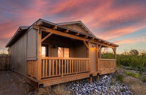 Tombstone Ski Chalet | Miners Cabin #3 -Two Double Beds - Private Balcony - Walk to the Action
