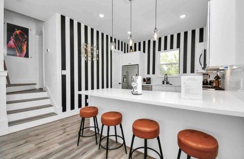 OST - South Union House | Mini Golf - With Hot Tub- Mins to Downtown Nightlife