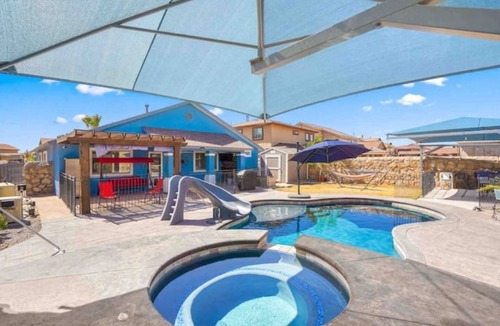 Biggs Field House | Mini Resort! Come enjoy the cool blue colors and ocean 🌊 style feel of our home