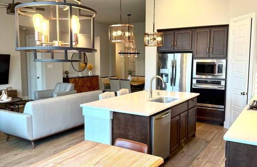 Little Elm House | Mins to Frisco & Denton Colleges and Hospitals Extended Stay Peaceful Retreat