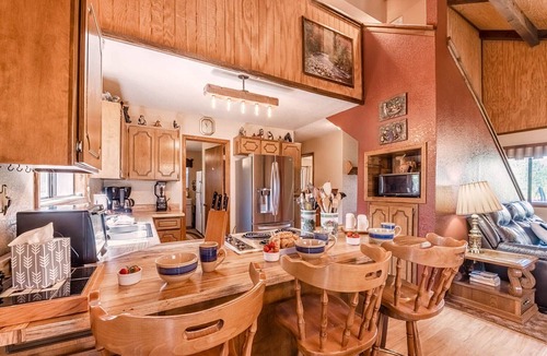 Ruidoso Downs Cabin | Mockingbird Cabin by Ruidoso Vacation Rentals