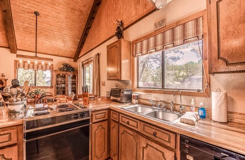 Ruidoso Downs Cabin | Mockingbird Cabin by Ruidoso Vacation Rentals