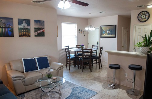 Pflugerville House | Modern 3BR by Park, Sleeps 8, 1Gig Wi-Fi, Garage Parking
