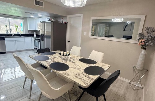 El Paso House | Modern 5-bedroom house in the Westside with a heated pool & Game room. Sleeps 12