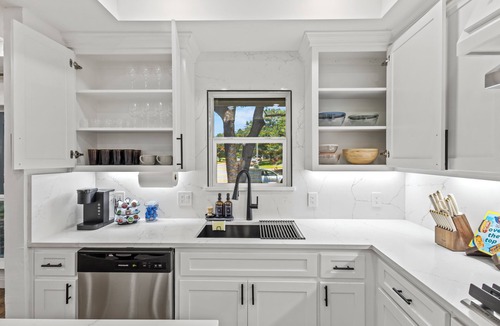 Lake Highlands House | Modern and Spacious - 4 Bedroom, 3.5 Bath, PLUS Office in Dallas
