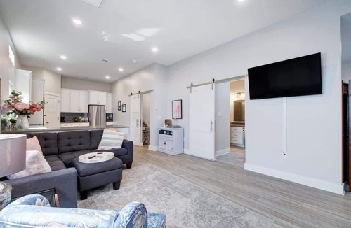 Austin Hills House | Modern Austin Guesthouse, Pets Welcome!