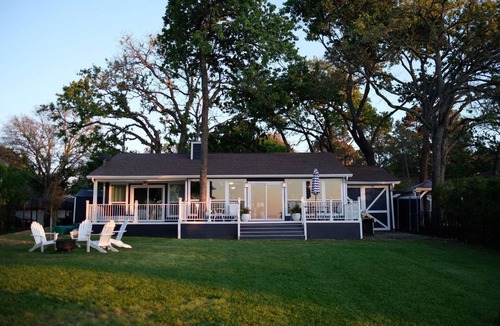 Tool House | Modern Lakefront Cottage on Open Water with Stunning Sunsets on Cedar Creek Lake