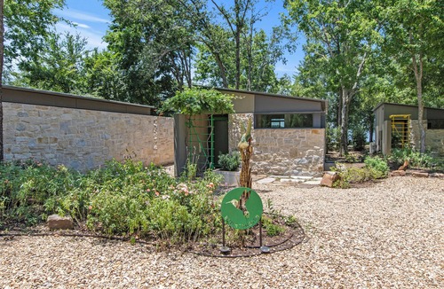 Malakoff Cottage | Modern Lakeside Cottage on Three-Acres w/Pickleball Court, Pool/Hot Tub & More!