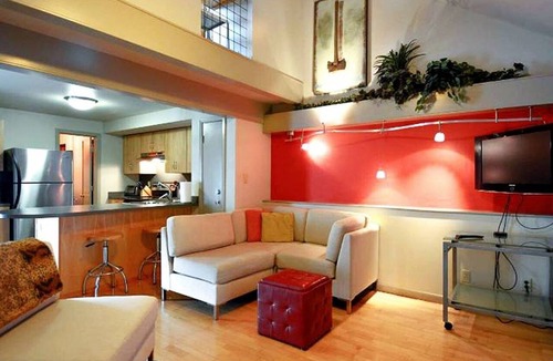 Barton Hills Apartment | Modern Loft in the Heart of ATX Walk to Zilker