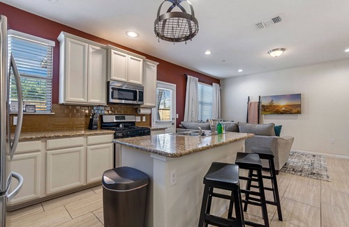 Round Rock House | Modern Rock 3BR 3B Downtown