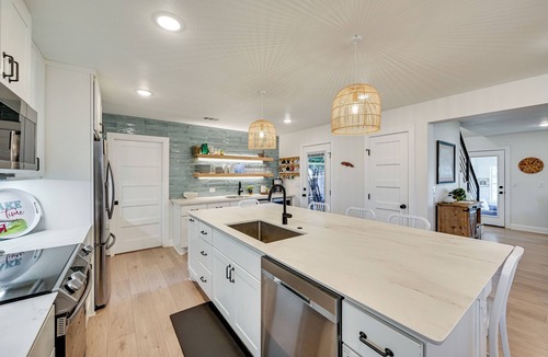 Tow House | Modern, Spacious! Lake Buchanan Retreat w/Hot Tub