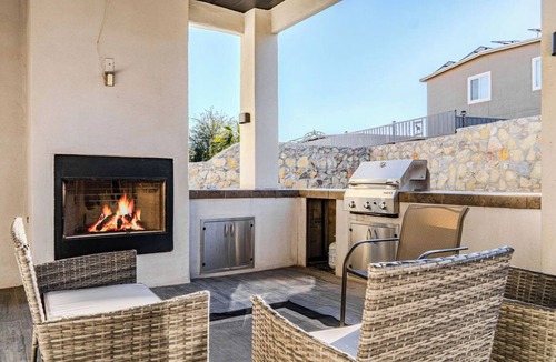Northeast El Paso House | Modern upscale home with an amazing kitchen.