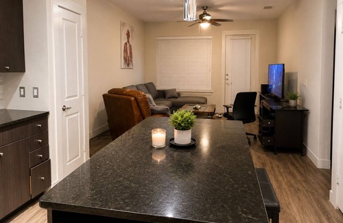 Uptown Apartment | Modern Victory Park Retreat- Ideal for FIFA, AAC Events & Downtown