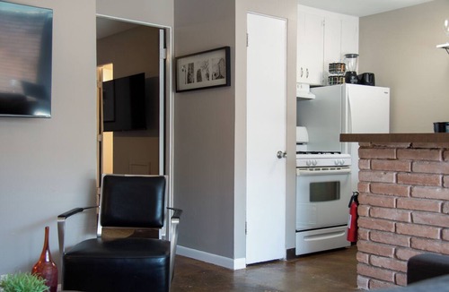 Neartown Apartment | Montrose Dream Suite 03! Downtown, Medical Center