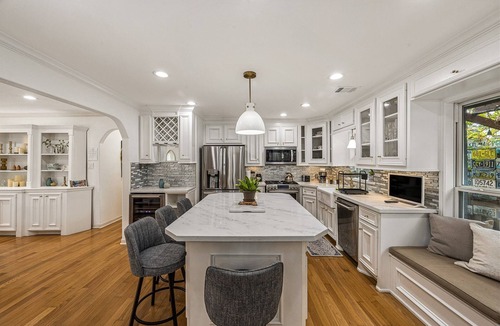 Neartown House | Montrose Home Nr Med Center | BBQ Foosball Desk