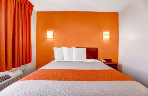 Pomerene Hotel | Motel 6-Benson, AZ