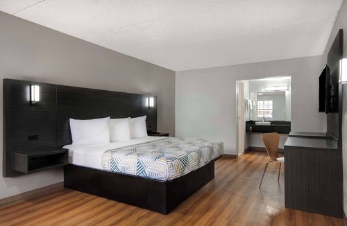 Medical Center District Hotel | Motel 6 San Antonio, TX - Northwest Medical Center
