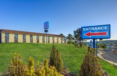 Tyrone Hotel | Motel 6-Silver City, NM