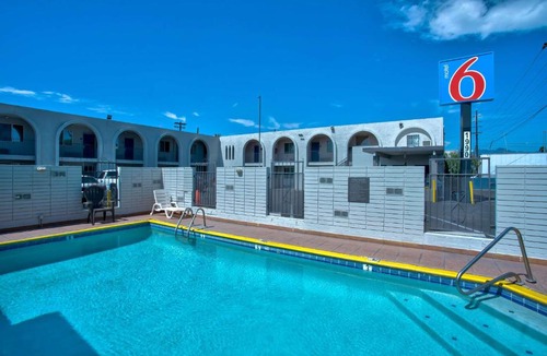 Tucson Hotel | Motel 6 Tucson, AZ - East Williams Center