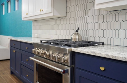 Arlington House | Mothership Arlington: Walk to Stadiums Pool Heated Spa Mini Golf Games & More