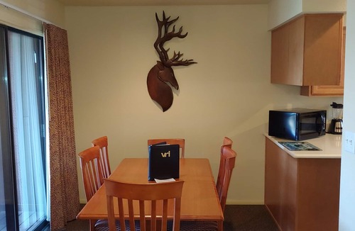 Ruidoso Condo | MOUNTAIN CONDO RETREAT, 2/2, GREAT VIEWS OF THE VILLAGE AND SIERRA BLANCA.