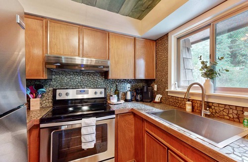 Arroyo Seco Condo | Mountain Escape - Easy Ski, Bike & Hike Access