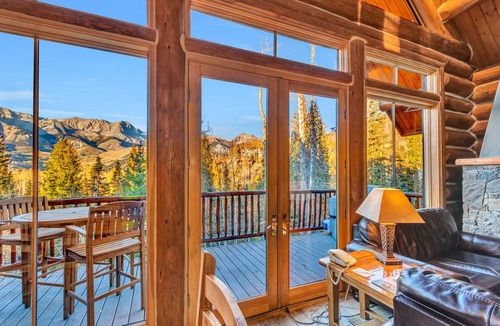 Mountain Village Cabin | Mountain Lodge Cabin with Free Parking/Restaurant Credit 7/16 - 10/23/26
