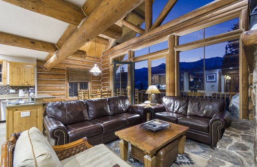 Mountain Village Cabin | Mountain Lodge Cabin with Free Parking/Restaurant Credit 7/16 - 10/23/26