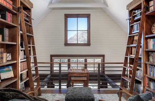 Telluride House | Mountain Retreat w/Fire Table, Hot Tub & Library Loft