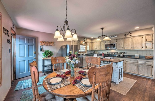 Ruidoso Cabin | ‘Mountain’s Majesty’ Cabin w/Hot Tub & Mtn Views!