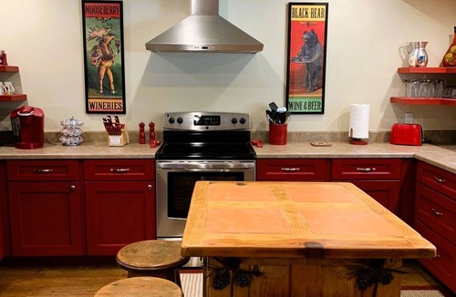Ruidoso Condo | Mountain View Family Retreat, Game Room, Sleeps 10 and Pet Friendly!