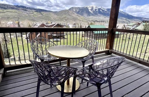 Crested Butte South House | Mountain Views, Hot Tub & Breathtaking Stars: A Slice of Paradise