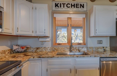 Ridgway House | Mountain views of the San Juans, near quaint Ridgway, CO. Adventure awaits!