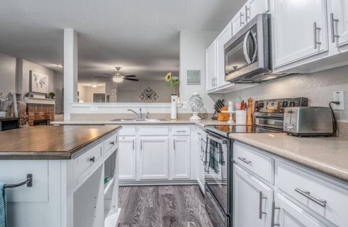 Aubrey House | Near PGATour+King&3Queen Beds+Near Lewisville Lake