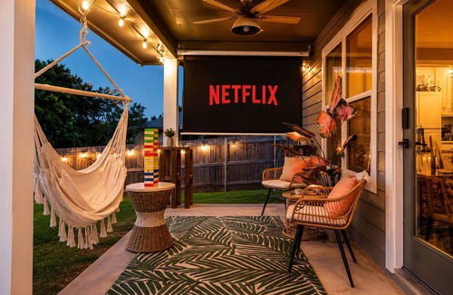 Pioneer Crossing House | Neon Cantina ATX - 3 Bed/2Bath with 2 Pools + Speakeasy - 15 min to DT/Airport