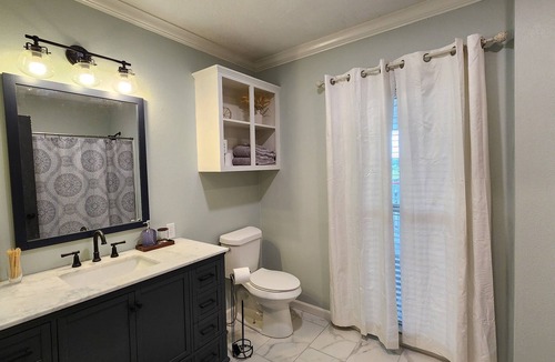 Bryan Other | NEW Arrow Grove Farmhouse Renovated Quiet Farmhouse 25 minutes from Kyle Field