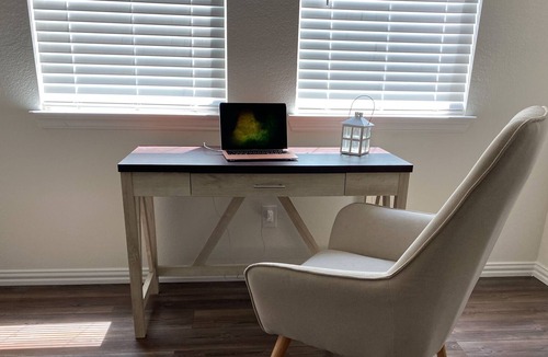 Fort Worth House | NEW beautiful large smart home 15 min to downtown!