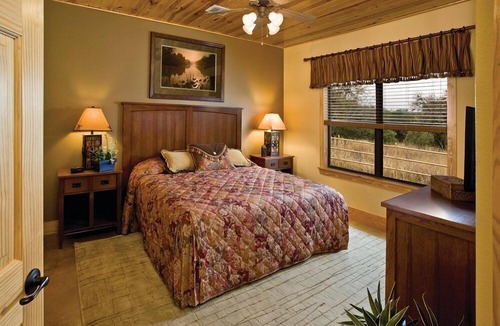 Gruene Resort | New Braunfels | Family River Escape | Pool + River | 3BR Sleeps 8