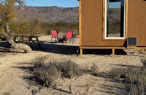Alpine Cabin | New Build 4 person Bunkhouse 5 acres Prickly Pear Cabin near Big Bend NP & SP