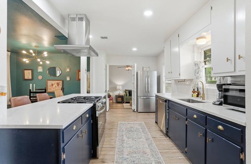 Shearer Hills - Ridgeview House | NEW! Cozy Family Retreat w/Fire Pit Near Airport
