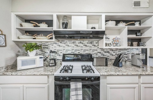 Temple House | NEW! Cozy Temple Home | Fenced Yard & Wi-Fi