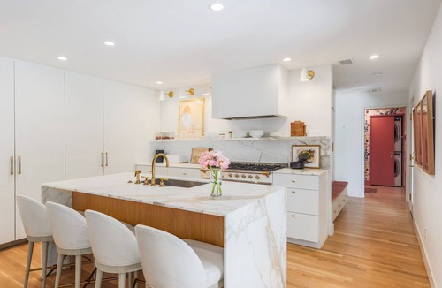 Highland Park West House | *NEW* DOWNTOWN HOUSE | HEATED POOL | HOT TUB | Ping Pong | 10 Beds