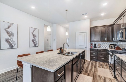 Clodine House | New Family Friendly w/King bed, Projector, Game room - Long-term stays!
