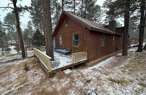 Alto House | NEW HOT TUB Pet-Friendly Getaway with Room to Roam and CLOSE to Ski Apache