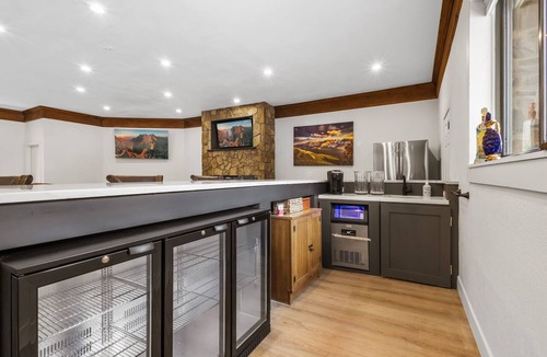 Ouray House | New Listing! 7BR Luxury Lodge | A/C | 3 Kitchens | Sauna & Wine Room